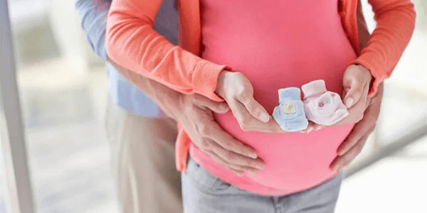 علل بارداری چند قلویی و عوارض ناشی از آن